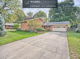 403 W Evergreen Ct, Urbana, IL
