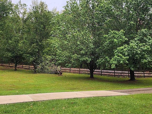 2nd image of 8536 Pine Mountain Rd