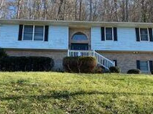 1201 Eastbrook Dr, Kingsport, TN 37663