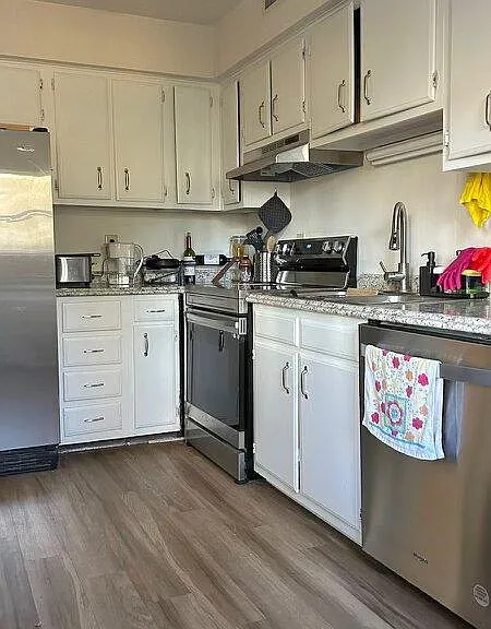 1822 N Elm St #A — Photo 8