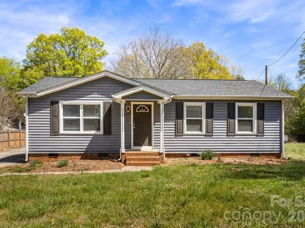 8410 Clear Meadow Ln, Charlotte, NC 28227