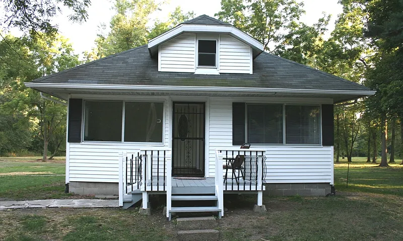 3 bed, 1.5 bath, 1438 sqft, $2,150 — Photo 2