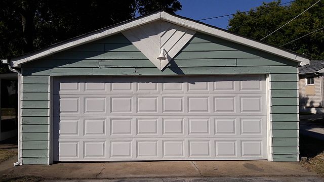 2nd image of 18241 Oakwood Ave