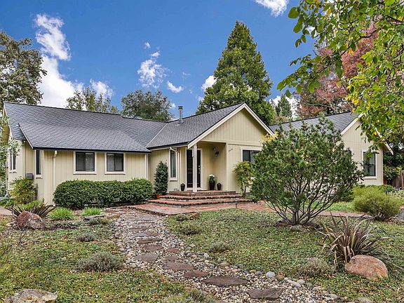 Single-Level & Updated!