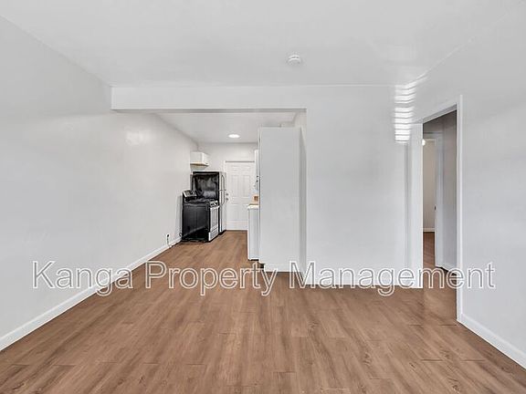 3rd image of 428 Roseland Dr APT 2