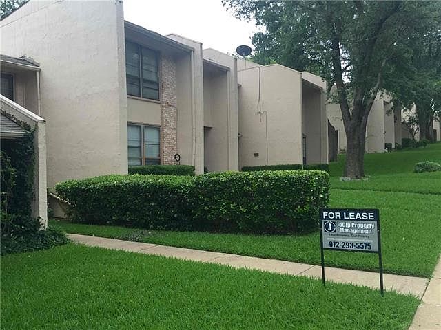 1st image of 301 Valley Park Dr