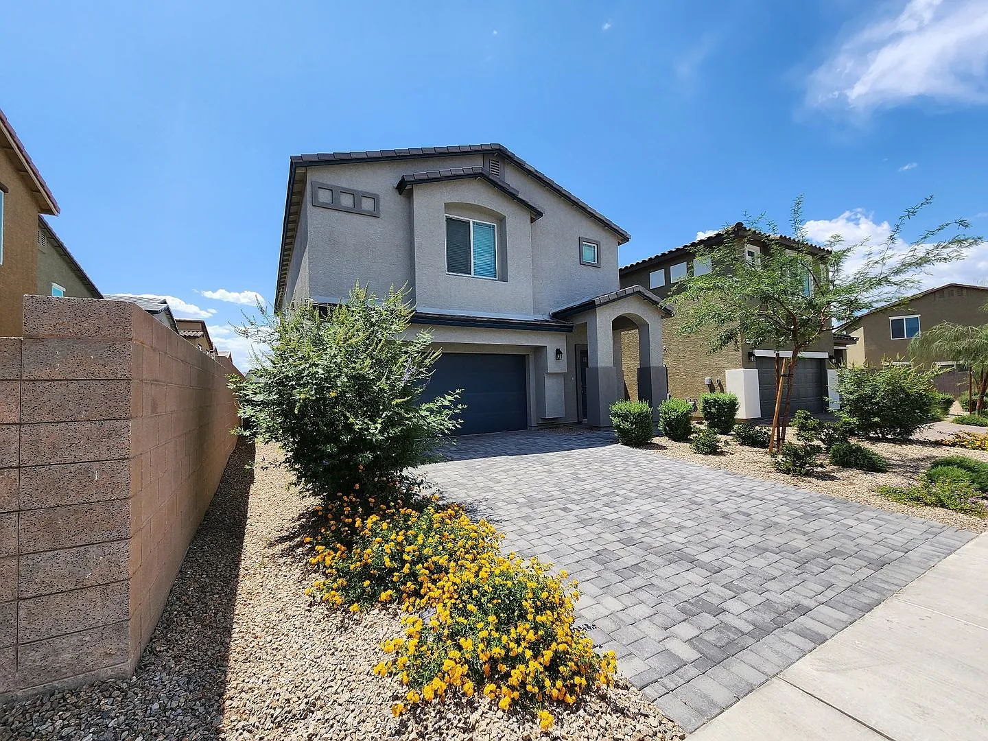A Fairly New Home with 5 Bedrooms in a gated community — Photo 2