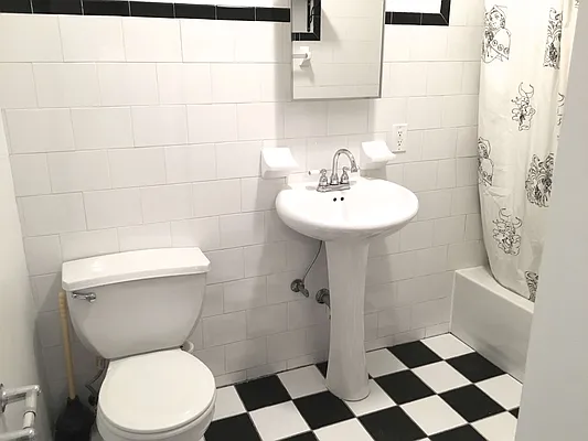 Rented by Space Real Estate | media 14