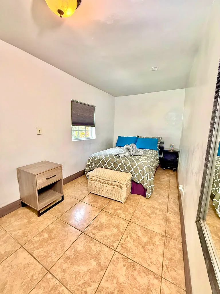 2 bed, 900 sqft, $1,800 — Photo 2