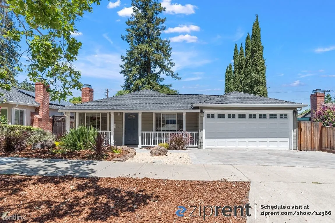 1261 Fernside St photo 1