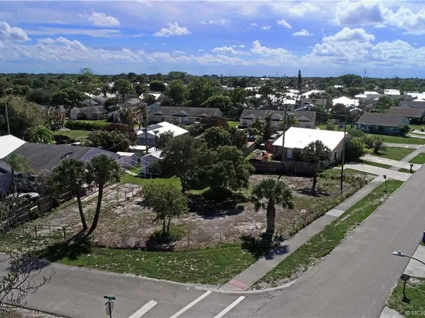 5152 SE Primrose Way, Stuart, FL 34997