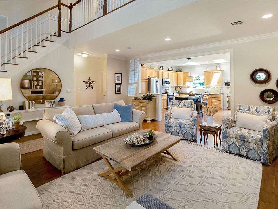 1st image of 74 Stoneleigh Drive #74