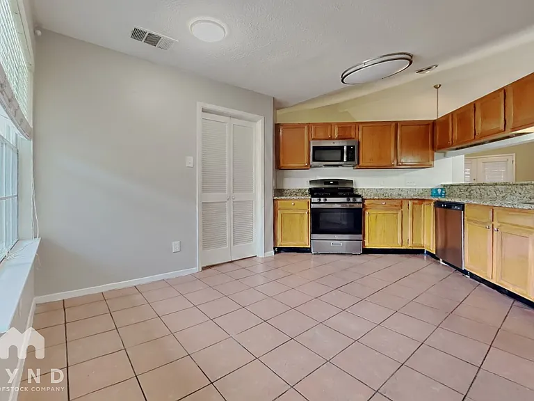 3218 Sedgeborough Cir — Photo 5