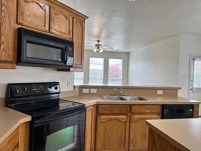 6109 Melanie Dr — Photo 6