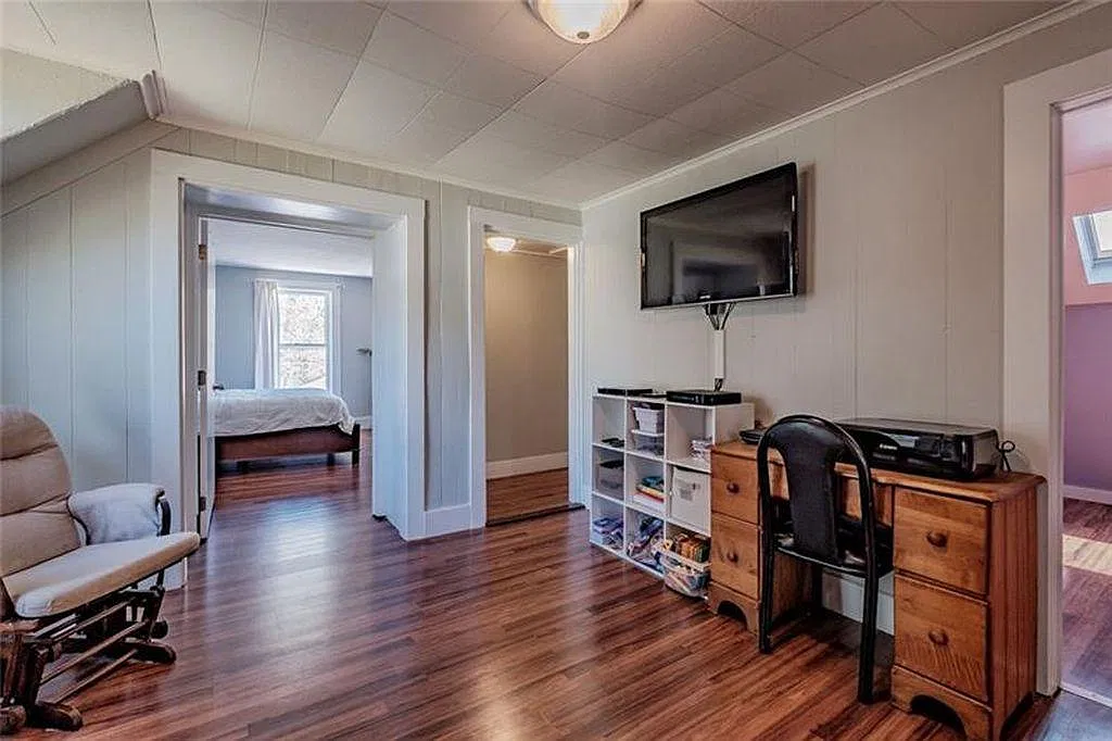 131 Rochester St — Photo 4