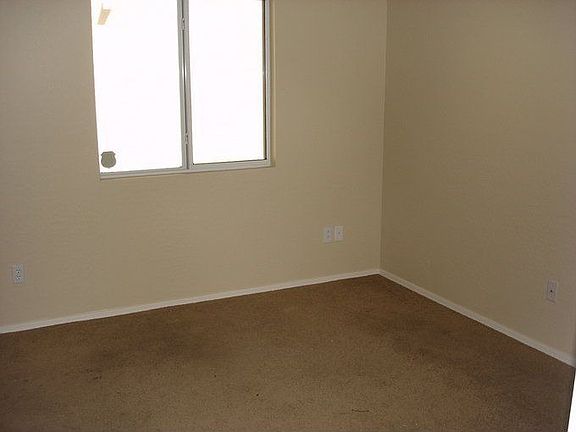 2nd image of 810 E Desert Holly Cir