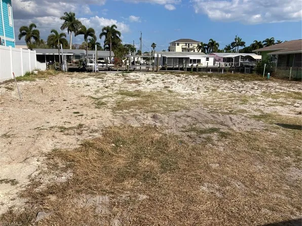 2849 TRIGGERFISH ST, MATLACHA, FL 33993