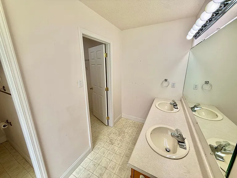 1909 Rommel Dr — Photo 26