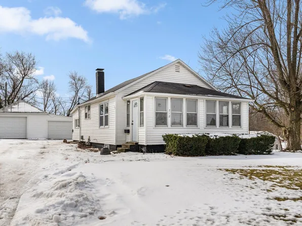 712 E South St, Albion, IN 46701