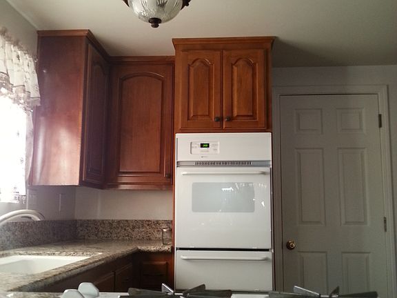 New granite and appliances