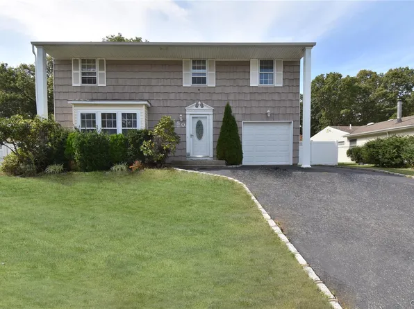 80 Burleigh Drive, Holbrook, NY 11741