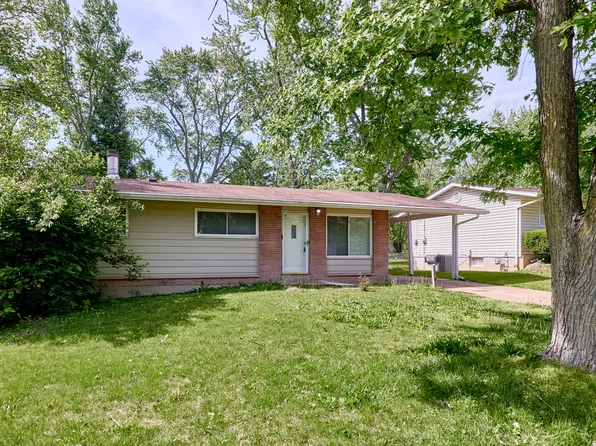 1960 Parker Rd, Florissant, MO 63033