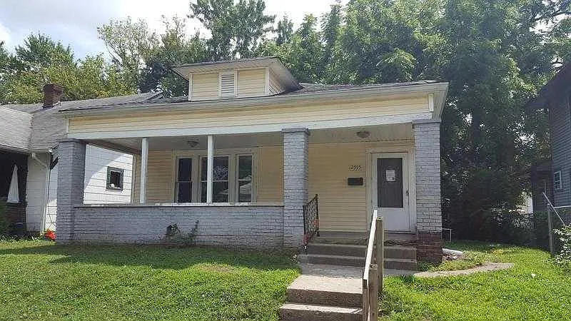 2915 E 18th St photo 1