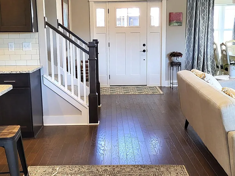 144 Ellis Ln — Photo 2