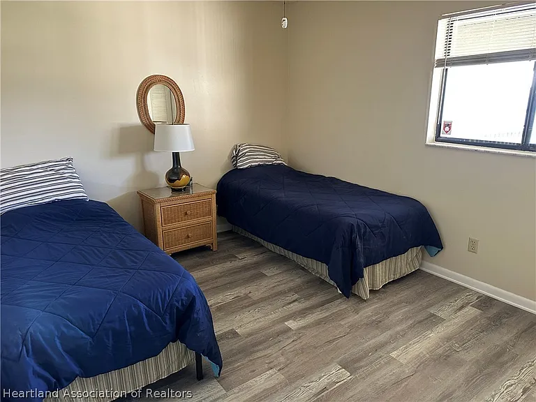 5528 Matanzas Dr — Photo 12