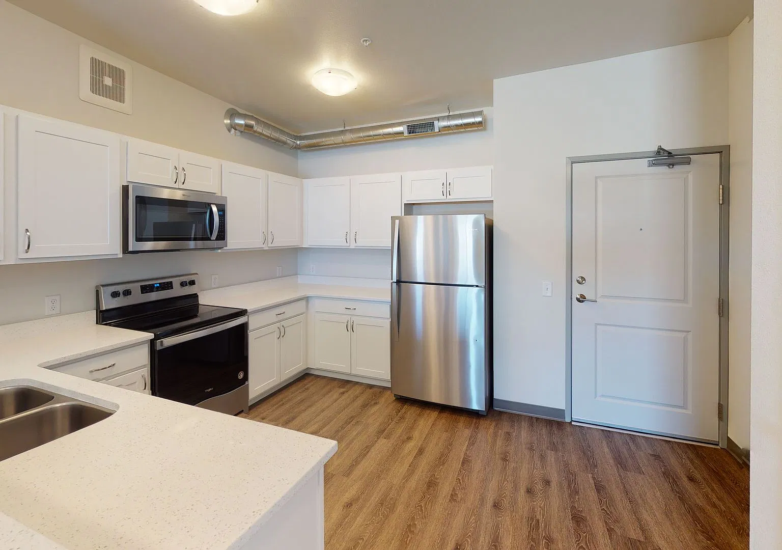 1520 NW Irvinedale Dr — Photo 2