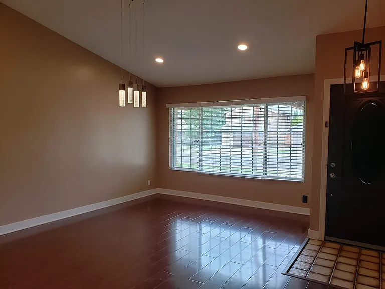 21110 Lycoming St — Photo 14