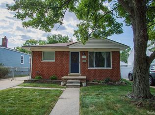29101 E Tawas St, Madison Heights, MI 48071