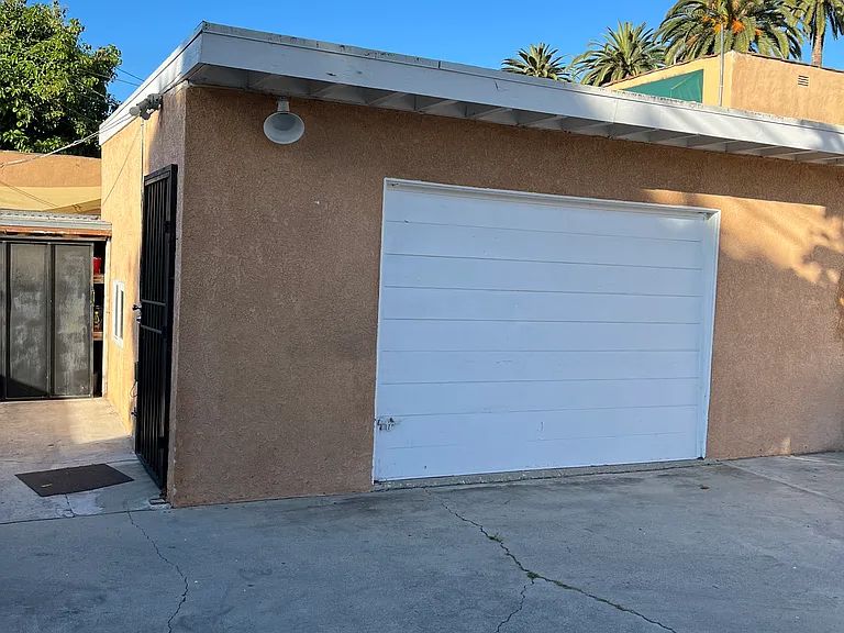 2800 S Mansfield Ave — Photo 14
