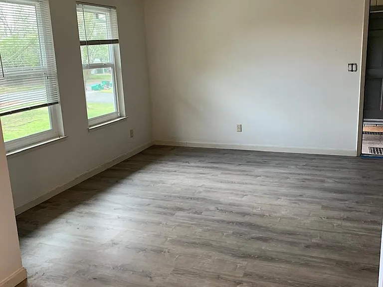 398 White Ave #3 — Photo 4