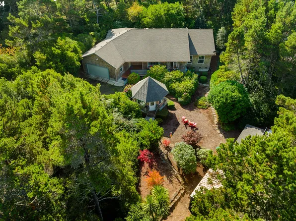 87955 Woodlands Dr, Florence, OR 97439