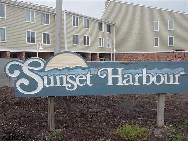 1st image of 652 Pleasure Ave #652