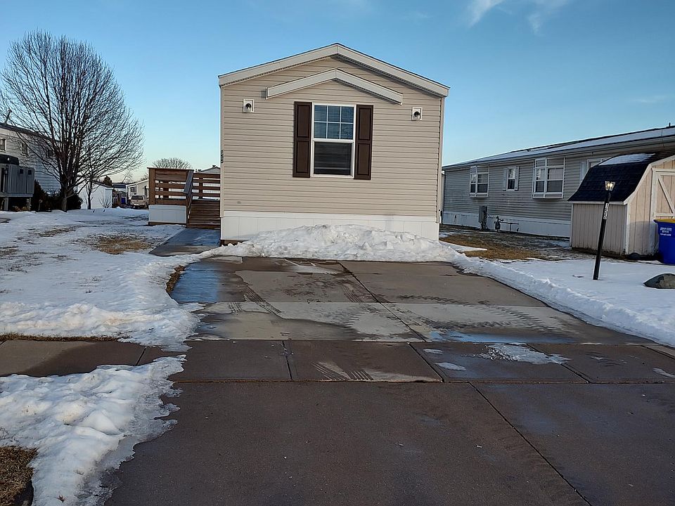 1st image of 228 Golfview Ct #155