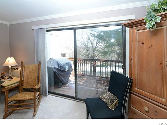 5th image of 803 Village Dr