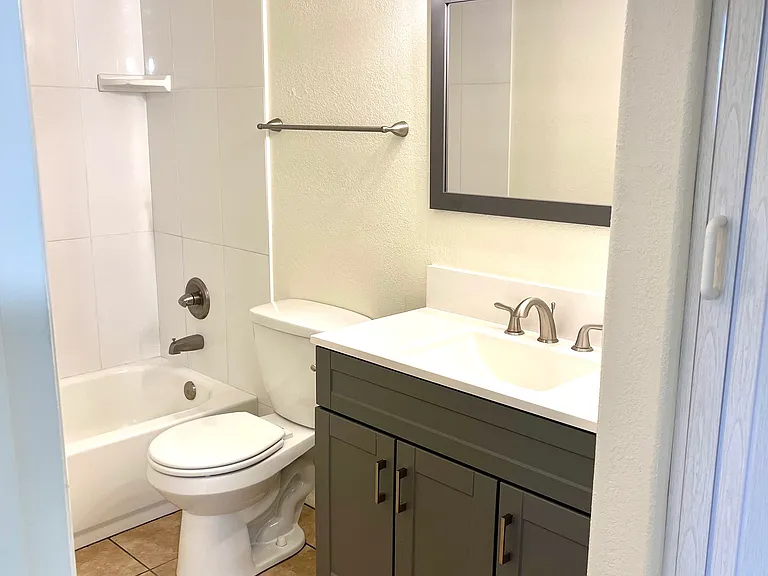 1058 W Flint St #C — Photo 5
