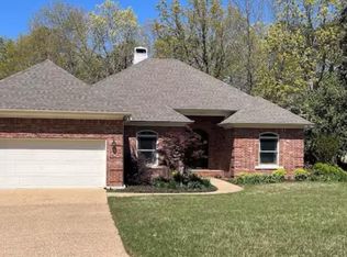 36 Calais Ct, Little Rock, AR 72223