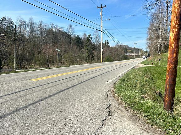 4th image of 1322 Paint Rock Rd