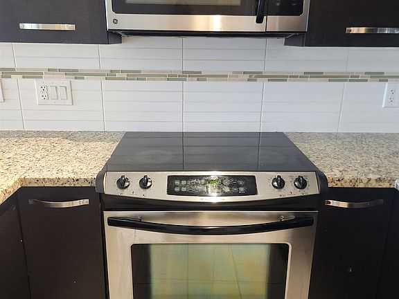 3rd image of 1975 McCallum Rd #304