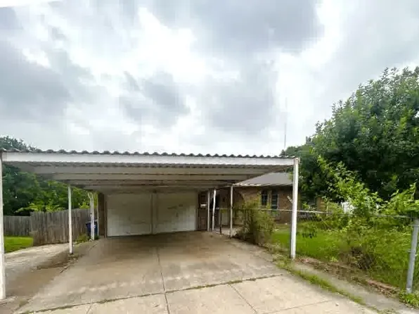741 Globe Ave, Blue Mound, TX 76131