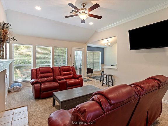 5th image of 1710 Starling Dr