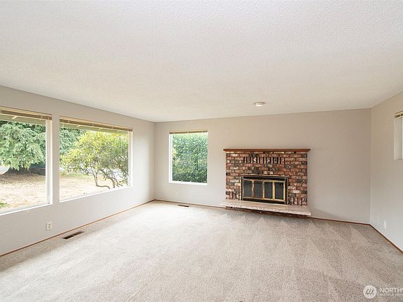3rd image of 860 Thornton Drive