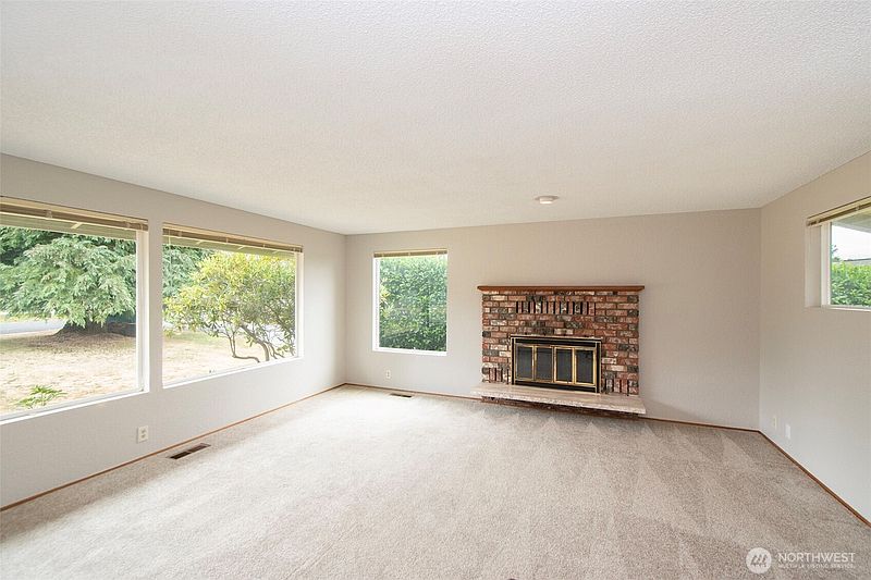 3rd image of 860 Thornton Drive