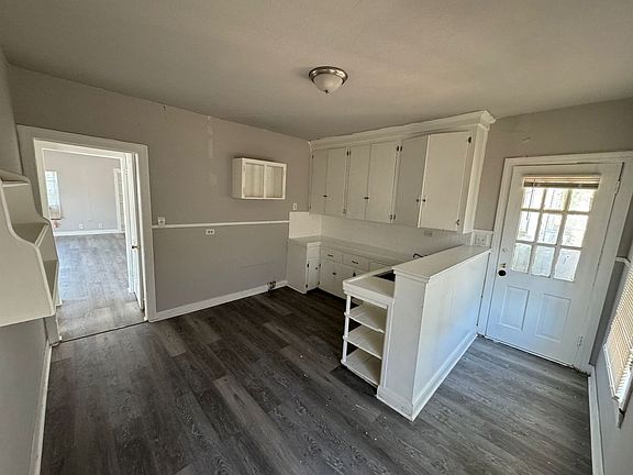 3rd image of 1142 Lyle St #1