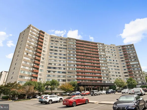 5340 Holmes Run Pkwy Unit 702, Alexandria, VA 22304