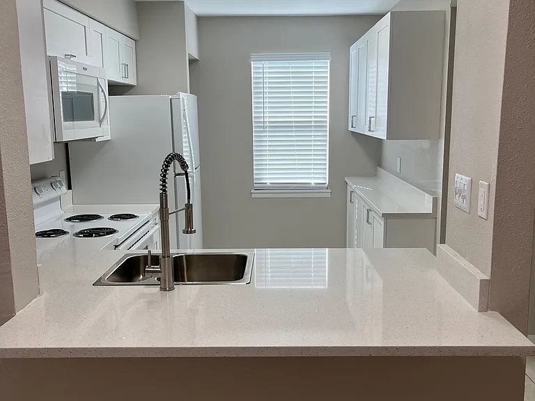 Spring Lake Apartments — Photo 152
