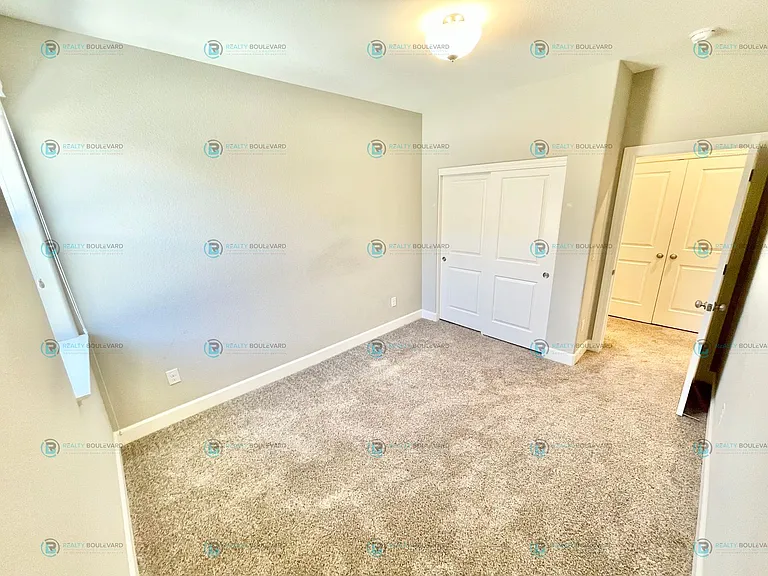 1815 Dark Horse Rd #B — Photo 34